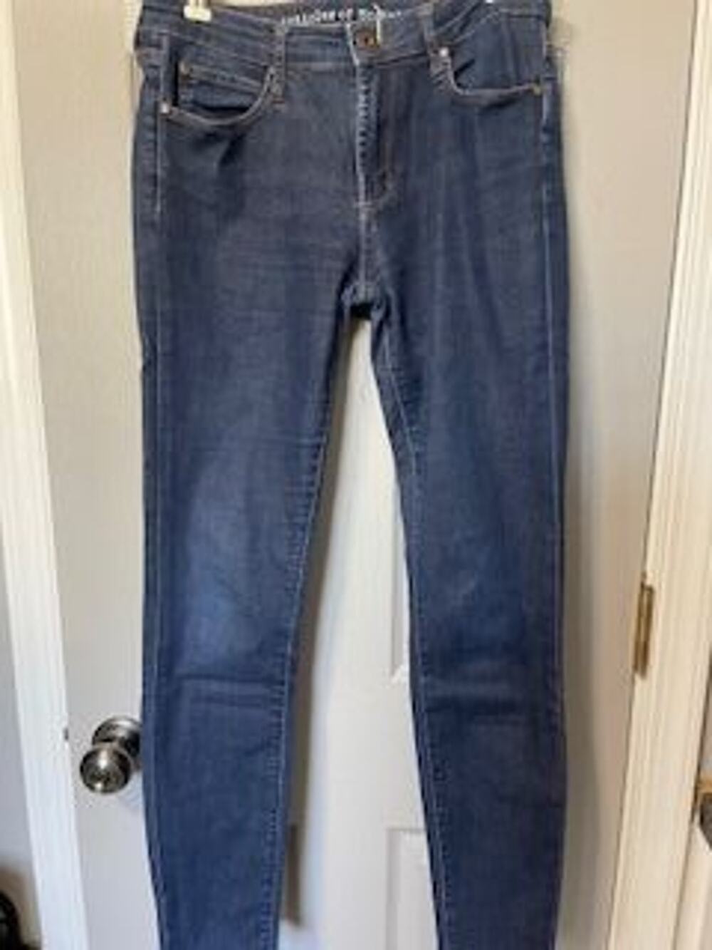 #B393 PRE-LOVED Articles of Society skinny jeans size 27